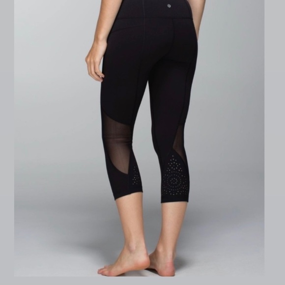 Lululemon Black Wunder Under Crop II Leggings Laser-Cut Mesh Special Edition - Picture 14 of 16